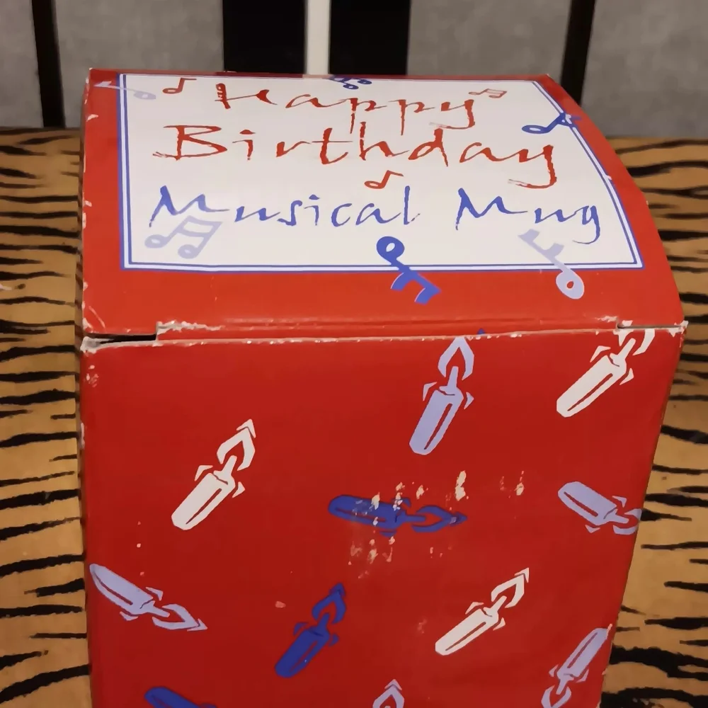 Birthday Musical Mug - Red - Picture 3 of 7